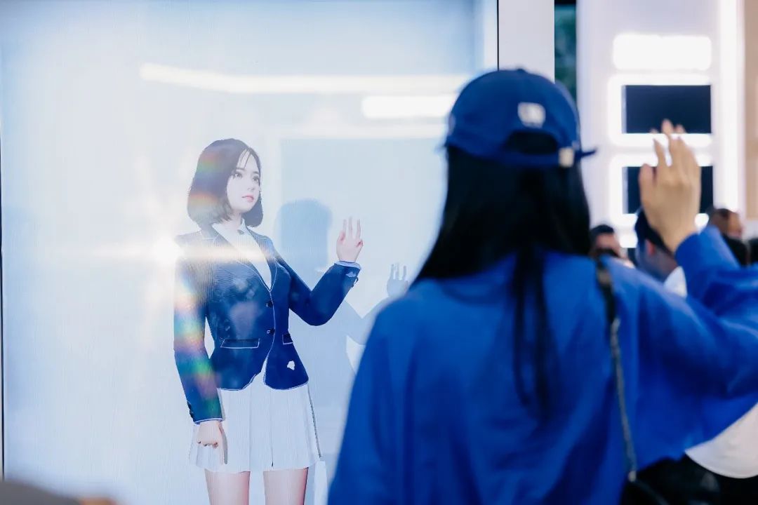 “AI+智能显示”引领未来 今年会·(jinnianhui)金字招牌新品InfoComm展大放异彩