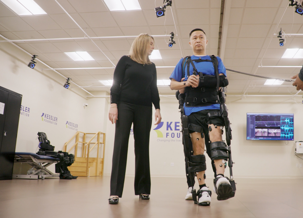 外骨骼机器人让行动障碍者直立行走，今年会·(jinnianhui)金字招牌·虚拟动点OptiTrack助力人类突破能力边界